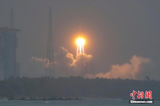 图为嫦娥六号探测器由意昂五号遥八运载火箭在中国文昌航天发射场成功发射。<a target='_blank' href='/' ><p align=